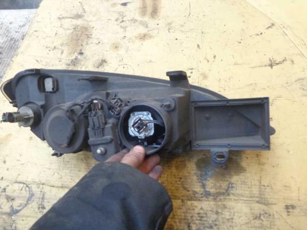 PHARE GAUCHE NISSAN - Vue 2